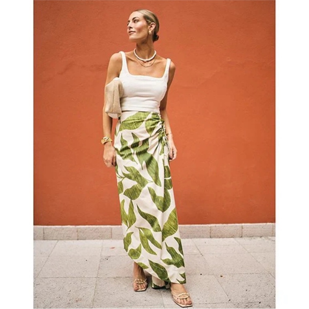 NWT Antonio Melani x M.G. Style Lyons Printed Faux Wrap Asymmetric Skirt - Picture 3 of 12